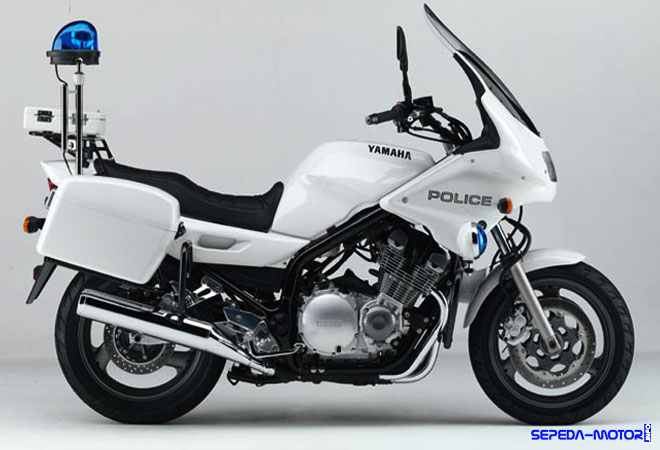 police-yamaha-XJ900P
