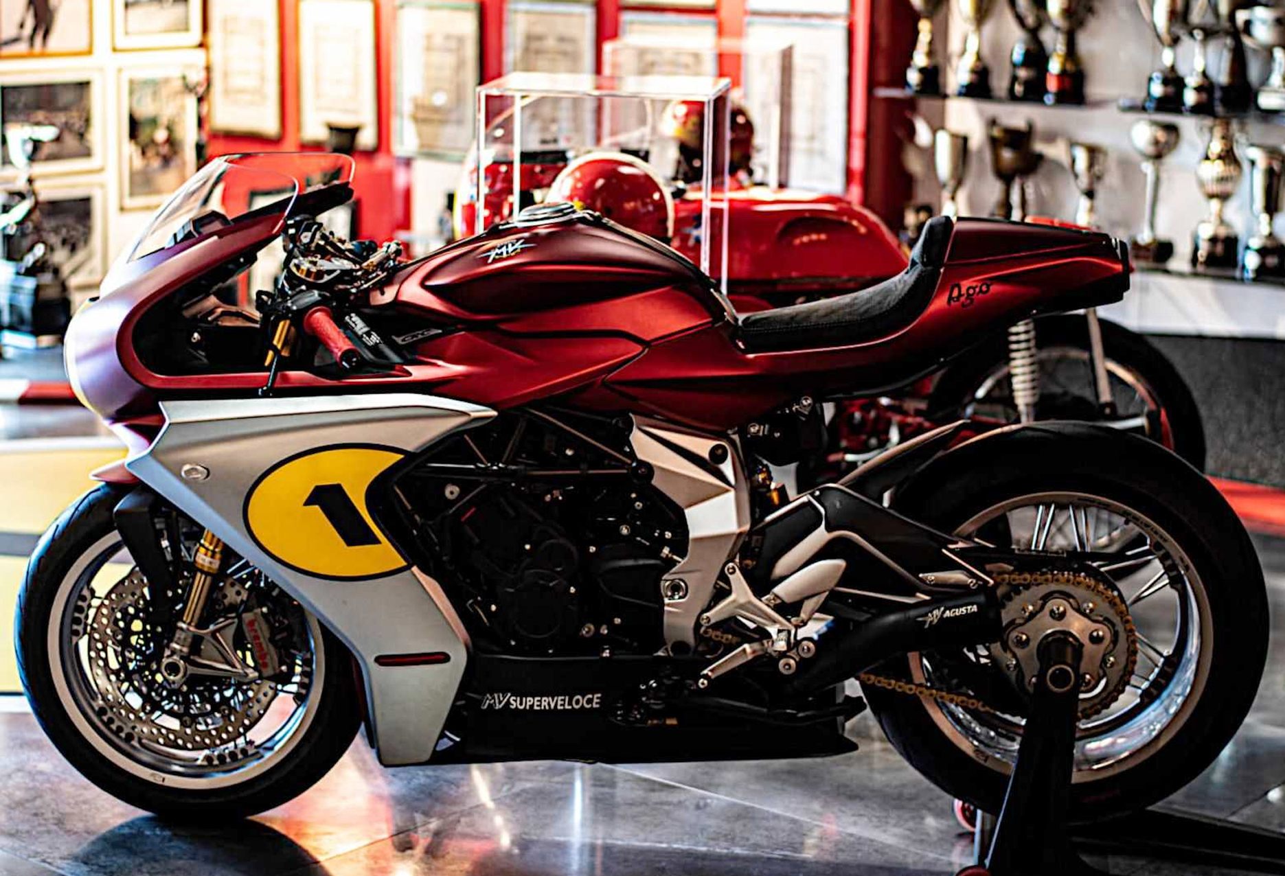 MV Agusta Superveloce Ago - www.rideapart.com