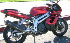 Aprilia-RSV-1000R