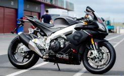 Aprilia-RSV4-RR-Race-Pack