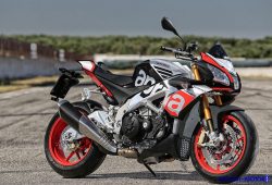Aprilia Tuono V4 1100, Naked Bike Sporty Bermesin Sangar