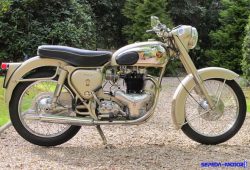 BSA Golden Flash A10, Motor Klasik Populer Era 1950-an Asal Inggris