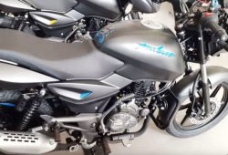 Motor Terbaru Bajaj Pulsar 125 Neon Meluncur, Harganya Ekonomis