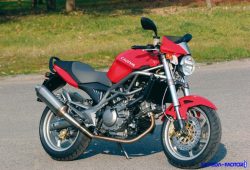 Cagiva Raptor 650, Sport Bike Penuh ‘Otot’
