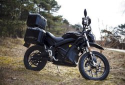 Keren! Zero Motorcycles Rilis Motor Adventure Listrik DSR Black Forest Edition