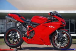Ducati 1098, Bikin Gempar Ajang Superbike