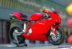 Ducati 999, Superbike Kontroversial dengan Kinerja Sensasional