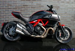 Ducati Diavel Carbon, Moge Ganas dan Beringas