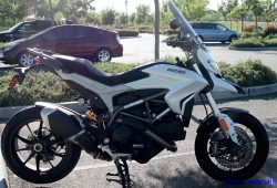 Spesifikasi Ducati Hyperstrada 821, Versi Touring Model Hypermotard