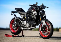 Motor Ducati Monster 2024 Hadir Dalam Balutan Warna Iceberg White
