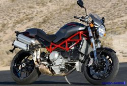 Ducati Monster S4R, Kombinasi Performa dan Kenyamanan