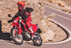 GasGas Rilis Supermoto ES 700 Dual Sport & SM 700 Supermoto edisi 2023