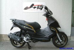 Gilera Runner ST 200, Skuter Sporty yang ‘Tak Biasa’