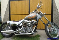 Spesifikasi Motor Harley di Film ‘Harley Davidson and The Marlboro Man’