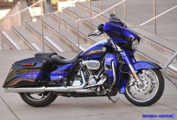 Harley Davidson Street Glide 2017, Touring Bike Unik Performa Dahsyat