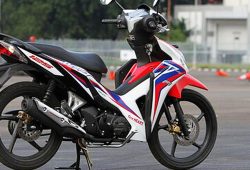 Motor Honda Blade 125 Hadir dengan Tampilan & Fitur Baru