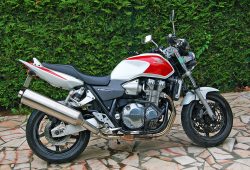 Honda CB1300 Super Four Model 2021 Mengaspal, Kini Makin Canggih & Nyaman