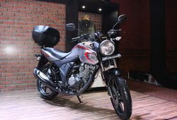 New Honda CB150 Verza Tampil Makin Macho dengan Warna & Stripe Baru