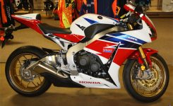 Honda-CBR1000RR-SP