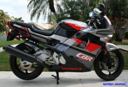 Honda CBR600 F2, Sport Bike Inovatif Era 1990-an