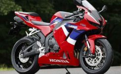 Honda-CBR600RR-2020