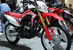 Motor Trail Honda CRF150L Hadir dengan Warna Baru Extreme Grey