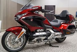 Honda Sematkan Fitur Transmisi DCT untuk Gold Wing Model 2020