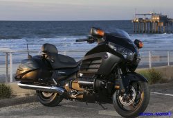 Honda Gold Wing F6B, Kombinasi Cruiser dengan Touring Bike