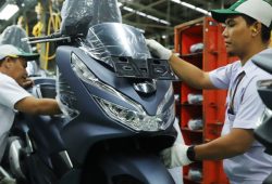 Tantang NMAX, Honda PCX Kini Punya Dua Warna Baru