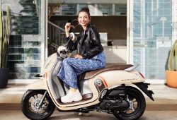 Honda Scoopy Punya Warna dan Stripping Baru, Berapa Harganya?