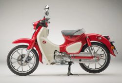 Honda Super Cub C125 Makin Keren dengan Warna Anyar, Matte Axis Gray Metallic