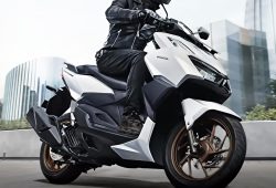 Honda Vario 160 CBS-ISS Terima Warna Baru, Berapa Harganya?