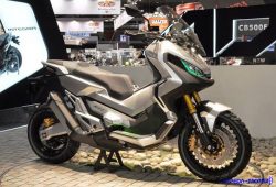 Honda Rilis Motor Skutik Petualang X-ADV Bermesin 745 CC di EICMA 2016