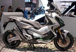 Honda Bakal Bikin Skutik Adventure X-ADV Versi Murah?
