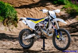 Husqvarna TE 250, Enduro Mid-Level Teknologi Premium