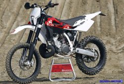 Husqvarna WR 300, Enduro Mid-Level Untuk Penggemar Off-road