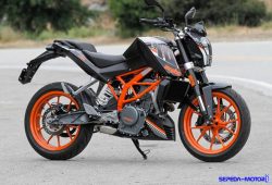 KTM 390 Duke, Naked Bike yang Bikin Meleleh