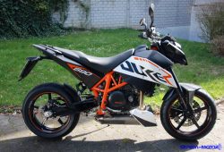 KTM Duke 690R, Naked Bike Pemacu Adrenalin