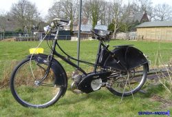 Kaptein Mobylette, Moped Lawas Unik Ala Sepeda Onthel