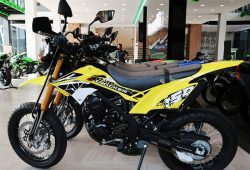 Kawasaki D-Tracker 150 Special Edition Meluncur dengan Warna & Grafis Baru