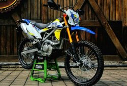 Motor Trail Kawasaki KLX Kini Punya Warna Baru yang Lebih Keren, Berikut Daftar Harganya