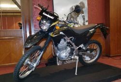 Kawasaki Luncurkan Motor Trail Terbaru KLX 230, Ini Harga Banderolnya