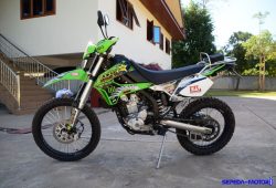 Kawasaki KLX 250, Motor Trail Andal di Medan Offroad