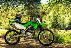 Kawasaki KLX230R Edisi 2023 Mengaspal di Indonesia, Berapa Harganya?