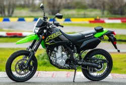 Kawasaki KLX300 SM 2023 Dibalut Kelir Anyar yang Lebih Segar