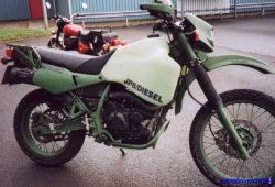 Sepeda Motor Bermesin Diesel yang Mengaspal di Jalanan