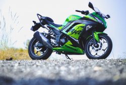 Kawasaki Ninja 300 Meluncur dengan Pilihan Warna Anyar