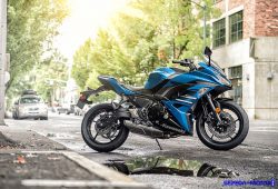 Tahun Baru, Kawasaki Beri Sentuhan Warna Biru pada Model Ninja 650