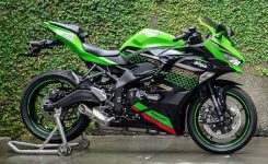 Kawasaki-Ninja-ZX-25R-2