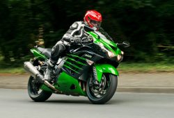 Motor Terkencang Kawasaki ZZR1400 Stop Produksi Setelah 2020